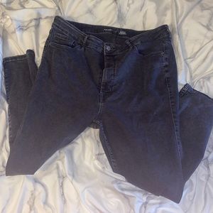 BLACK W/ GRAY WASH OLD NAVY XTRA HIGH RISE ROCKSTAR SUPER SLINNY JEANS